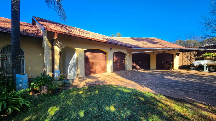 4 Bedroom Property for Sale in Wilkoppies North West